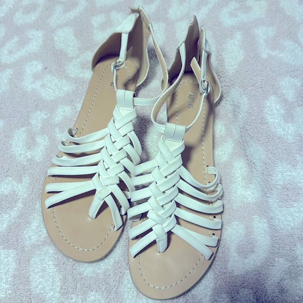 White sandals. Size 8. Apt. 9